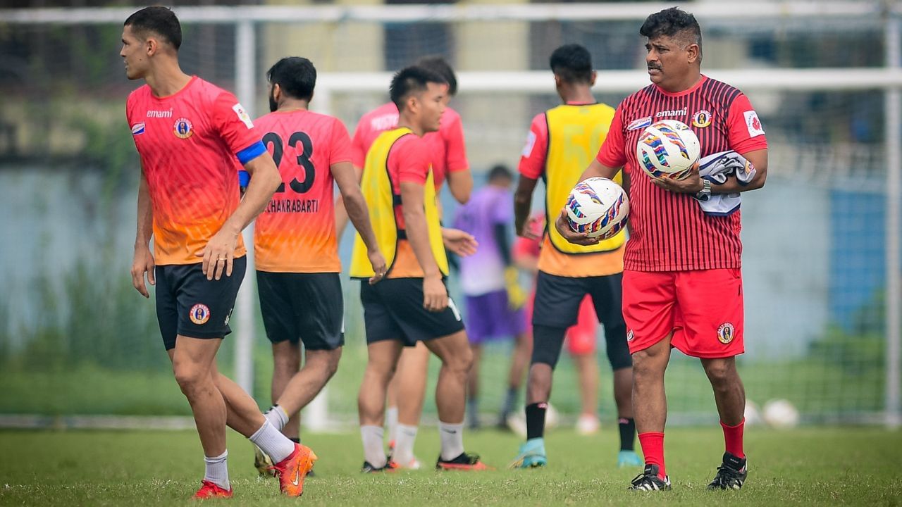 East Bengal: ব্রুজোর মাথাতেও ঘুরছে ডার্বি, 'ইস্টবেঙ্গল কি আন্ডারডগ?' হাসতে হাসতে বিনোর উত্তর...