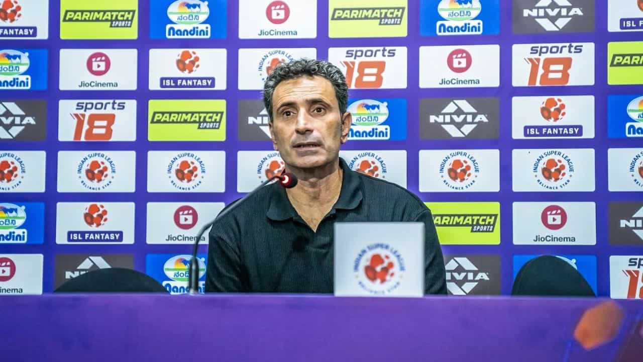 Mohun Bagan: ছন্দহীন লাল-হলুদ কি স্বস্তি দিচ্ছে? খোশমেজাজে কোচ মোলিনা বললেন, 'শুভ বিজয়া'! Mohun Bagan: ছন্দহীন লাল-হলুদ কি স্বস্তি দিচ্ছে? খোশমেজাজে কোচ মোলিনা বললেন, 'শুভ বিজয়া'!