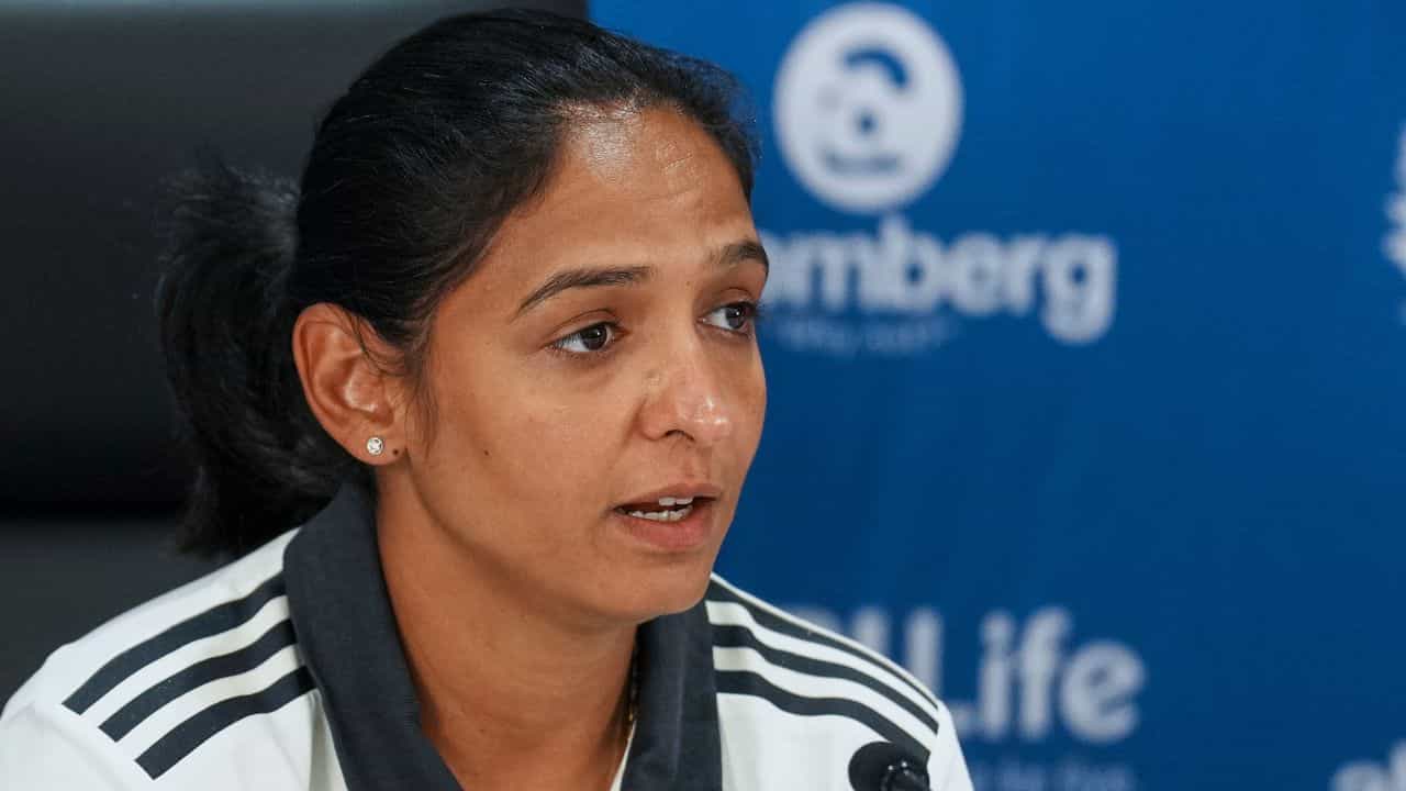 Harmanpreet Kaur: WPL এর তারকারা মাতাবেন টি-২০ বিশ্বকাপে, হরমনপ্রীতের মুখে শোনা গেল... Harmanpreet Kaur: WPL এর তারকারা মাতাবেন টি-২০ বিশ্বকাপে, হরমনপ্রীতের মুখে শোনা গেল...
