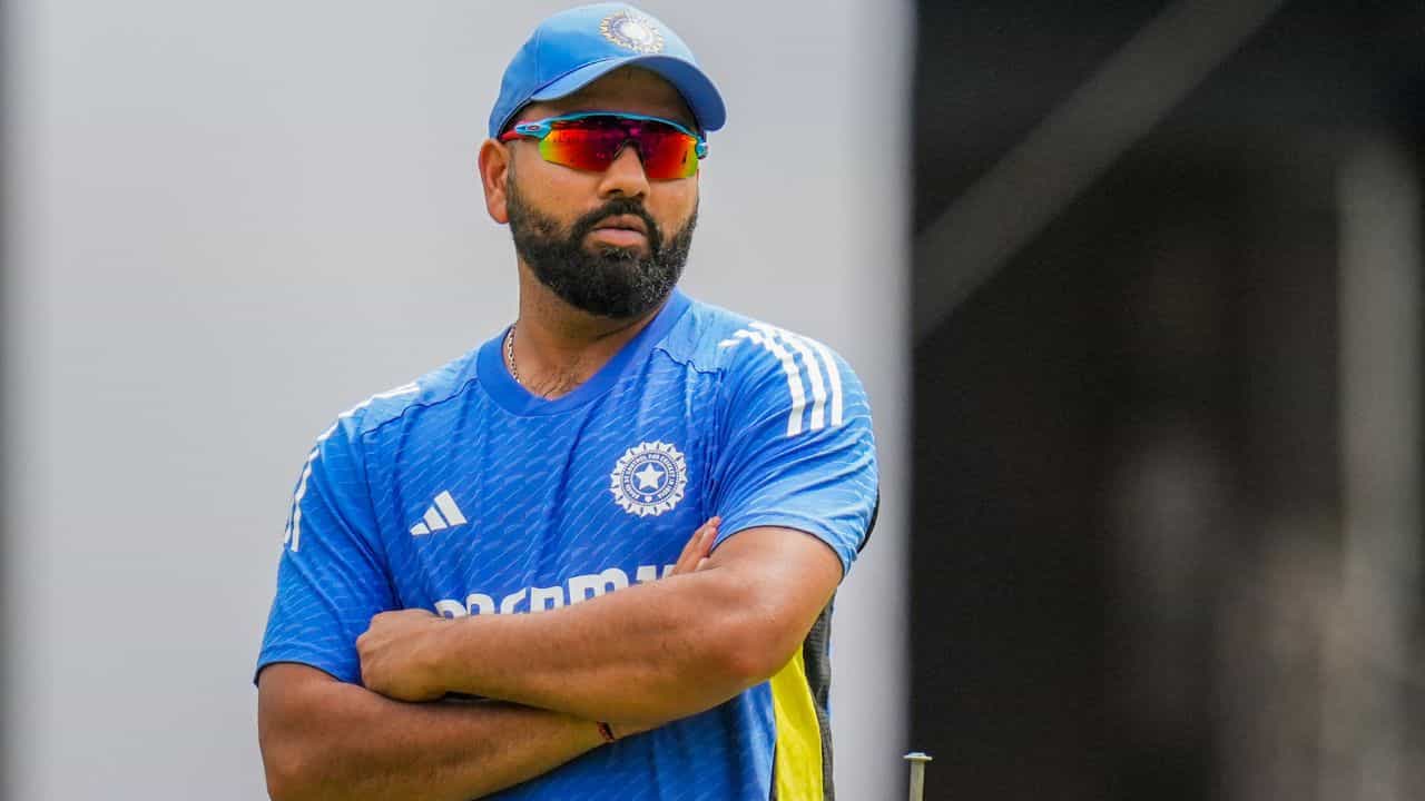 Rohit Sharma: রোহিত শর্মাকে কমপ্লিট ক্যাপ্টেন বলছেন 'পারফেক্ট ১০'এর নায়ক Rohit Sharma: রোহিত শর্মাকে কমপ্লিট ক্যাপ্টেন বলছেন 'পারফেক্ট ১০'এর নায়ক