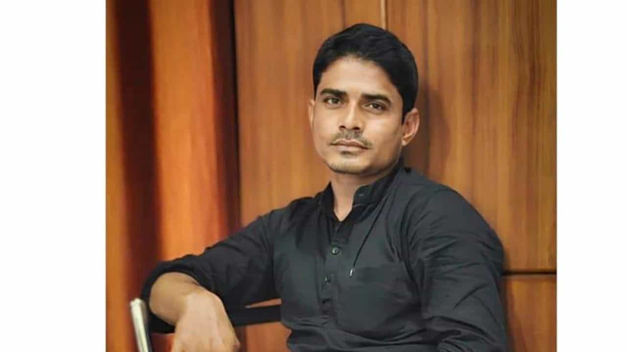 Arambag: নেপথ্যে স্ত্রী? বাথরুম থেকে তৃণমূল নেতার দেহ উদ্ধার Arambag: নেপথ্যে স্ত্রী? বাথরুম থেকে তৃণমূল নেতার দেহ উদ্ধার
