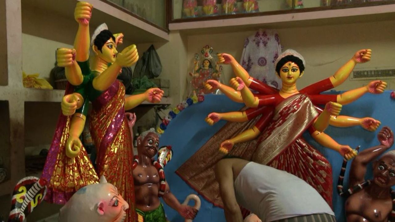 Durga Puja in Bangladesh: চলছে শেষ মুহূর্তের প্রস্তুতি, দুর্গাপুজোয় অশান্তি এড়াতে প্রস্তুত বাংলাদেশ পুলিশ Durga Puja in Bangladesh: চলছে শেষ মুহূর্তের প্রস্তুতি, দুর্গাপুজোয় অশান্তি এড়াতে প্রস্তুত বাংলাদেশ পুলিশ