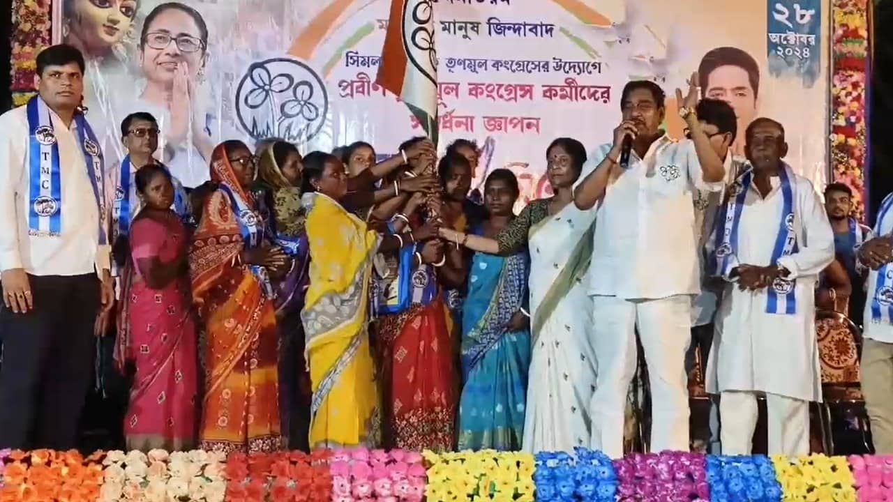 BJP-TMC: ভোটের আগেই বাঁকুড়ায় শক্তিক্ষয় বিজেপির, পদ্ম ছেড়ে ঘাসফুলে শতাধিক নেতা-কর্মী