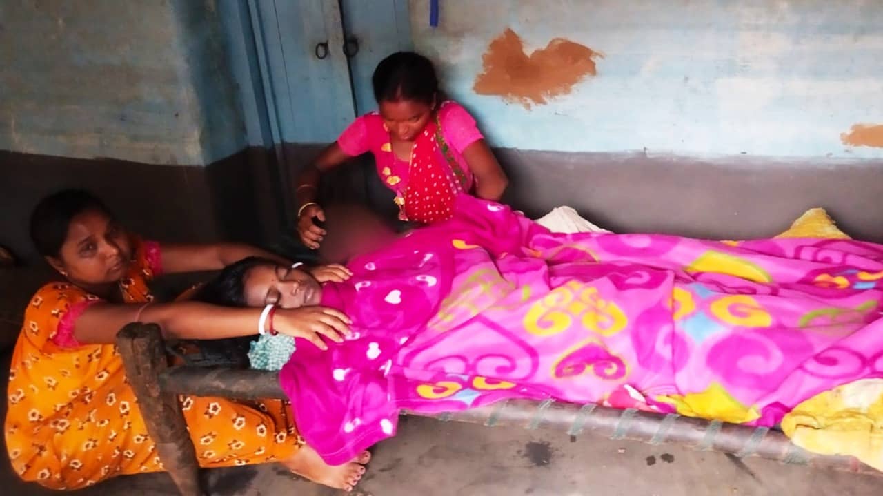 Bankura: কোলের সন্তানকে নিয়ে স্নানে গিয়েছিলেন, বজ্রপাত কেড়ে নিল মা ও ৪ বছরের ছেলেকে