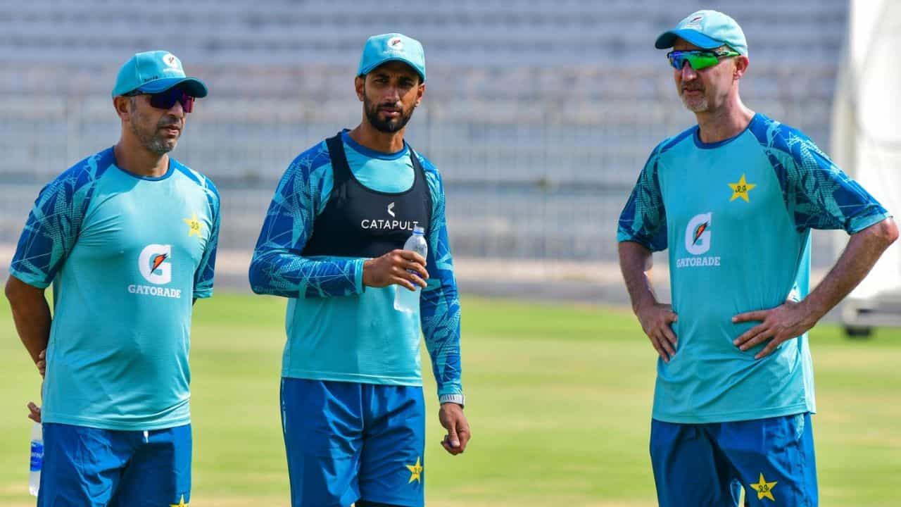PAK vs ENG: ব্যাটারদের ধমক পাকিস্তান কোচের! কারণ 'সবুজ' PAK vs ENG: ব্যাটারদের ধমক পাকিস্তান কোচের! কারণ 'সবুজ'
