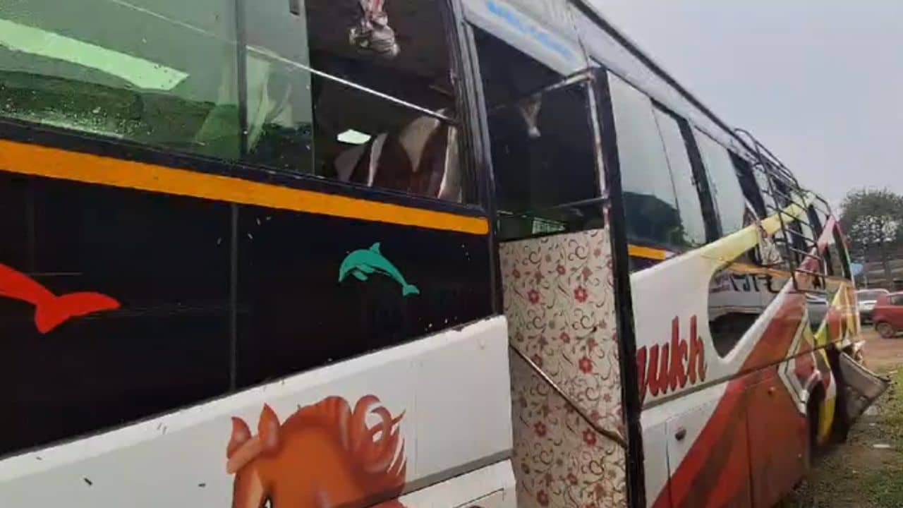 Hooghly: ঘুমিয়ে পড়েছিলেন বাস চালক? বাস দুর্ঘটনায় মৃত্য়ু