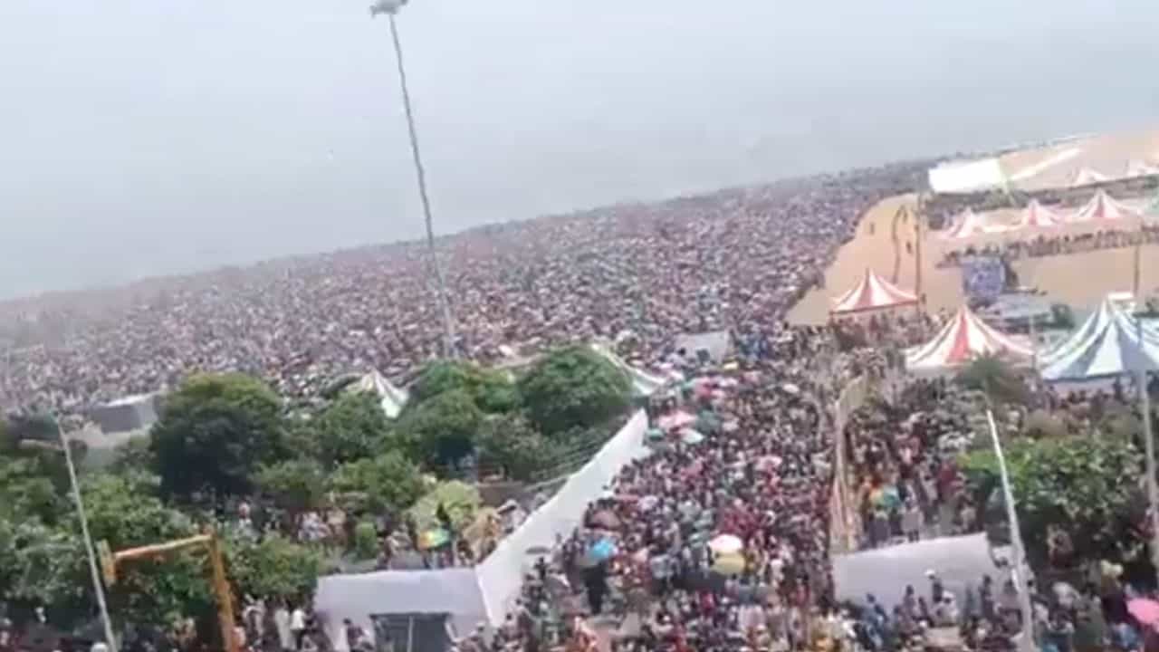 Chennai Air Show Tragedy: দুর্গাপুজোর ভিড়কেও হার মানাল বায়ুসেনার শোয়ের ভিড়! ১৬ লাখের জমায়েতে দমবন্ধ হয়ে মৃত্যু ৩ জনের, অসুস্থ ২৩০ Chennai Air Show Tragedy: দুর্গাপুজোর ভিড়কেও হার মানাল বায়ুসেনার শোয়ের ভিড়! ১৬ লাখের জমায়েতে দমবন্ধ হয়ে মৃত্যু ৩ জনের, অসুস্থ ২৩০