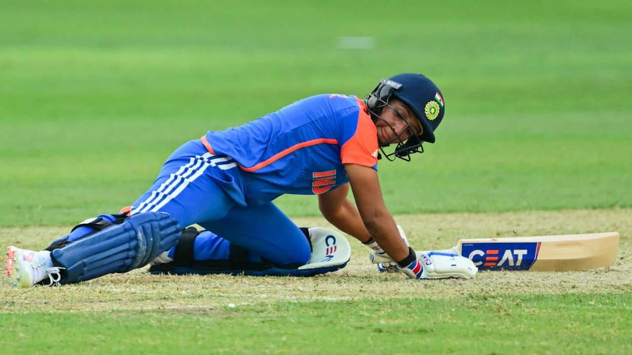 Harmanpreet Kaur: পাকিস্তানের বিরুদ্ধে জিতেও স্বস্তি নেই, পূজার পর হরমনপ্রীত, চোটের তালিকা বাড়ল ভারতীয় শিবিরে