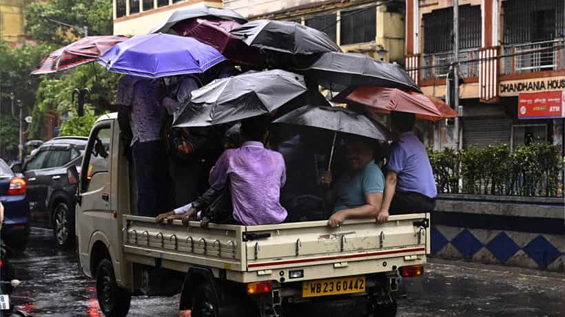 Cyclone Dana: বাংলার মাথায় বড় বিপদ! কালীপুজোর আগেই ধেয়ে আসছে ঘূর্ণিঝড় দানা, ল্যান্ডফল কোথায়?