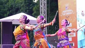 ফেস্টিভাল অব ইন্ডিয়ায় ডান্ডিয়া নাচে মজলেন দর্শনার্থীরা