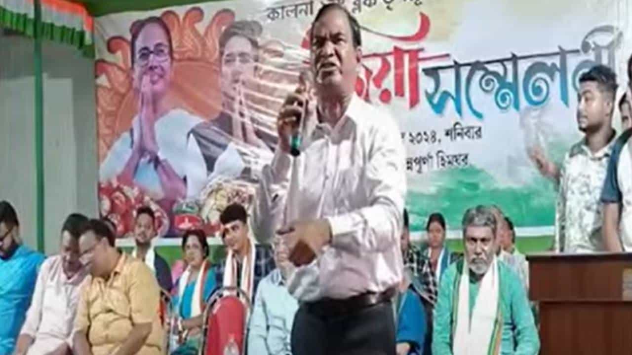 RG Kar Protest: ‘বাংলায় কেন We Want Justice?’, ‘মাও-মার্ক্সের লাল বাচ্চাদের’ নিশানা তৃণমূল নেতার, পাল্টা সুজন RG Kar Protest: ‘বাংলায় কেন We Want Justice?’, ‘মাও-মার্ক্সের লাল বাচ্চাদের’ নিশানা তৃণমূল নেতার, পাল্টা সুজন