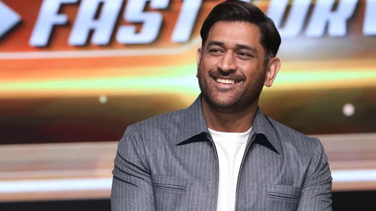 ভারতের অন্যতম সফল অধিনায়ক মহেন্দ্র সিং ধোনি। তাঁর নেতৃত্বে টিম ইন্ডিয়া আইসিসির তিন ট্রফি -চ্যাম্পিয়ন্স ট্রফি, ওডিআই বিশ্বকাপ, টি-২০ বিশ্বকাপ জিতেছিল। (ছবি- সোশ্যাল মিডিয়া সাইট এক্স)