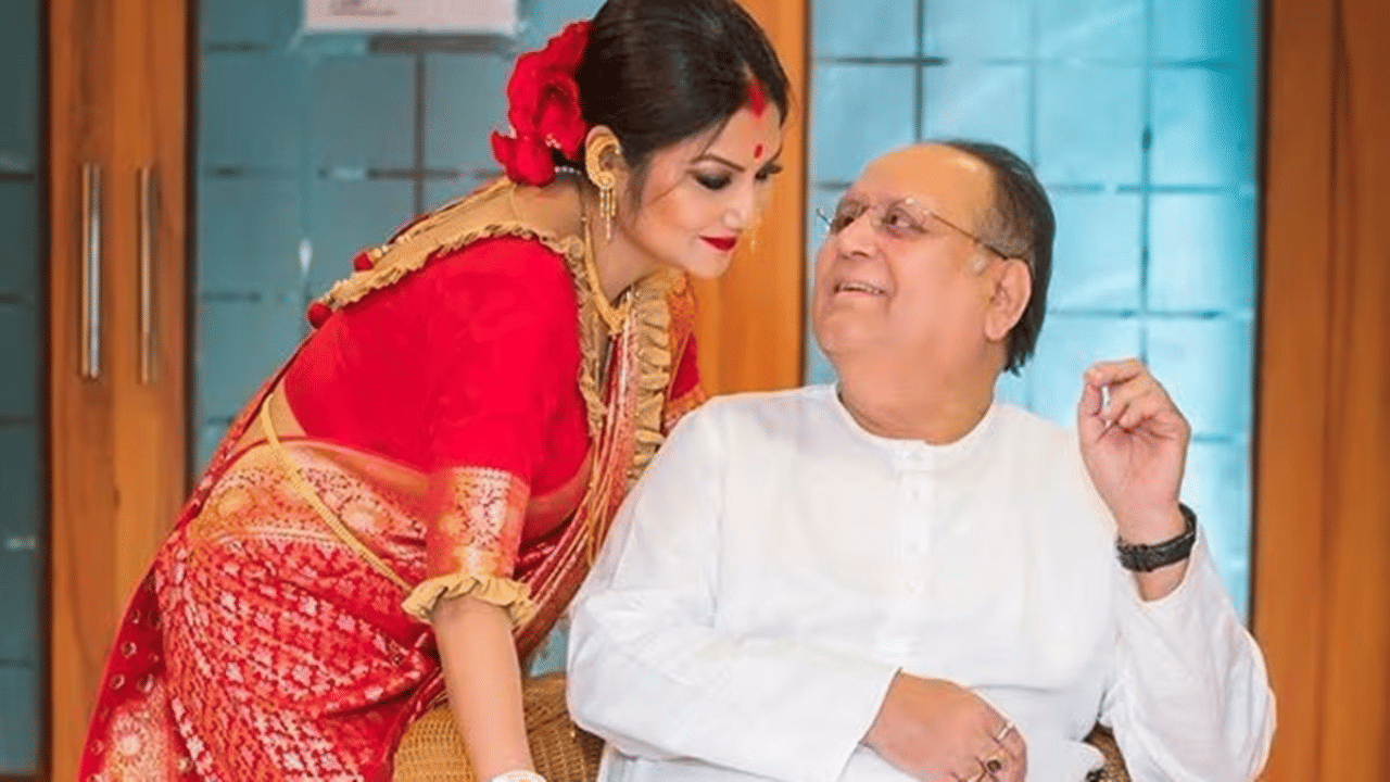 অ্যাংলো ইন্ডিয়ানের সঙ্গে প্রেম পরে বিয়ে, দীপঙ্করের প্রথম স্ত্রীয়ের পরিচয় জানেন? অ্যাংলো ইন্ডিয়ানের সঙ্গে প্রেম পরে বিয়ে, দীপঙ্করের প্রথম স্ত্রীয়ের পরিচয় জানেন?