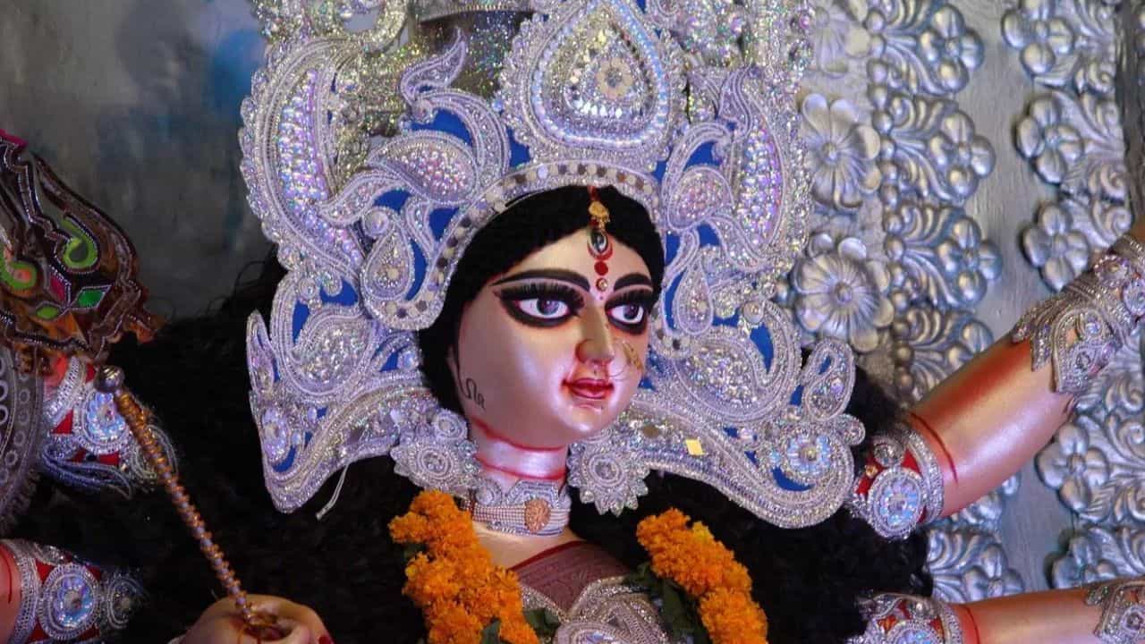 Durga Puja in Bangladesh: দুর্গাপুজো নিয়ে বড় সিদ্ধান্ত ইউনুস সরকারের, আগে কখনও এমন হয়নি বাংলাদেশে Durga Puja in Bangladesh: দুর্গাপুজো নিয়ে বড় সিদ্ধান্ত ইউনুস সরকারের, আগে কখনও এমন হয়নি বাংলাদেশে