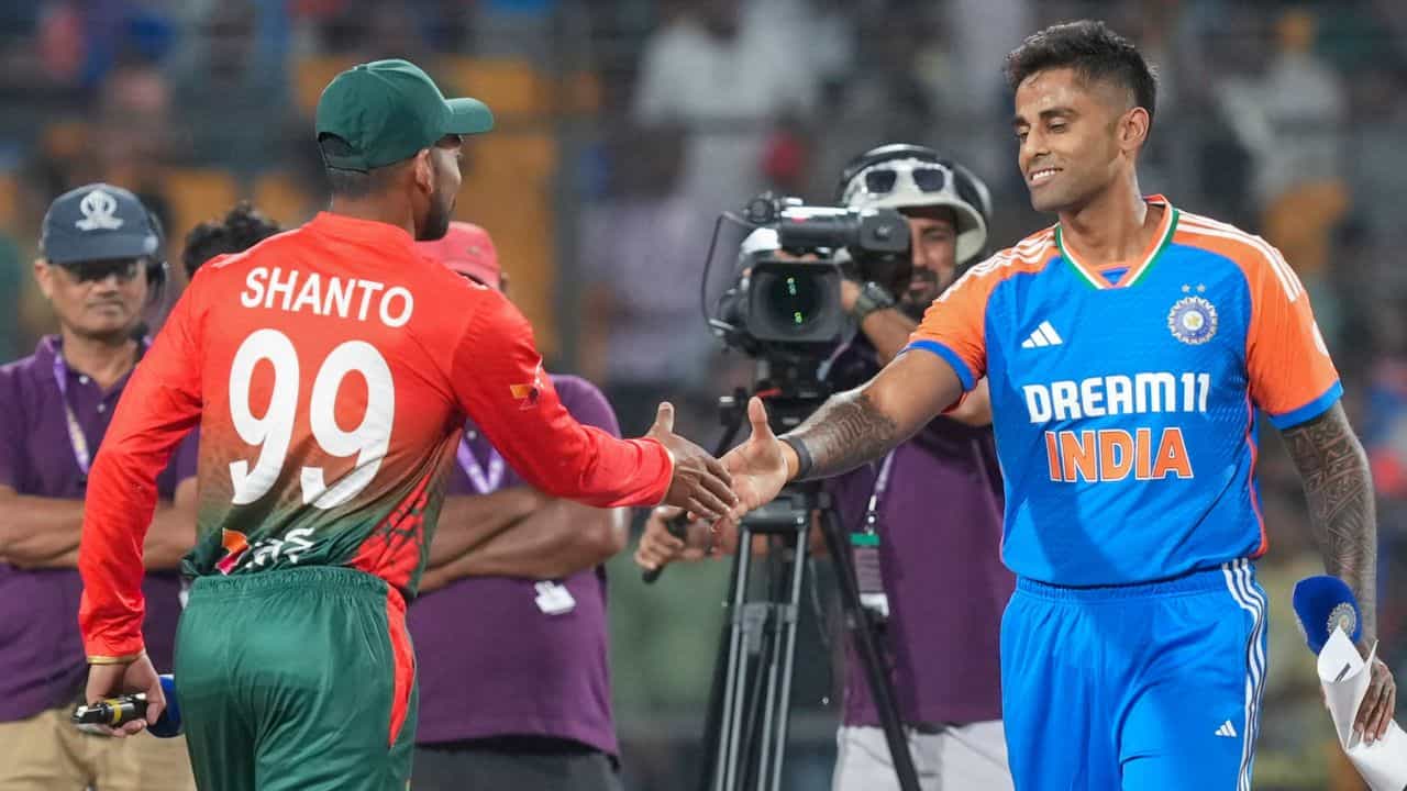 IND vs BAN: ইচ্ছে থাকলেও 'উপায়' হল না, হর্ষিত রানা বাইরেই IND vs BAN: ইচ্ছে থাকলেও 'উপায়' হল না, হর্ষিত রানা বাইরেই