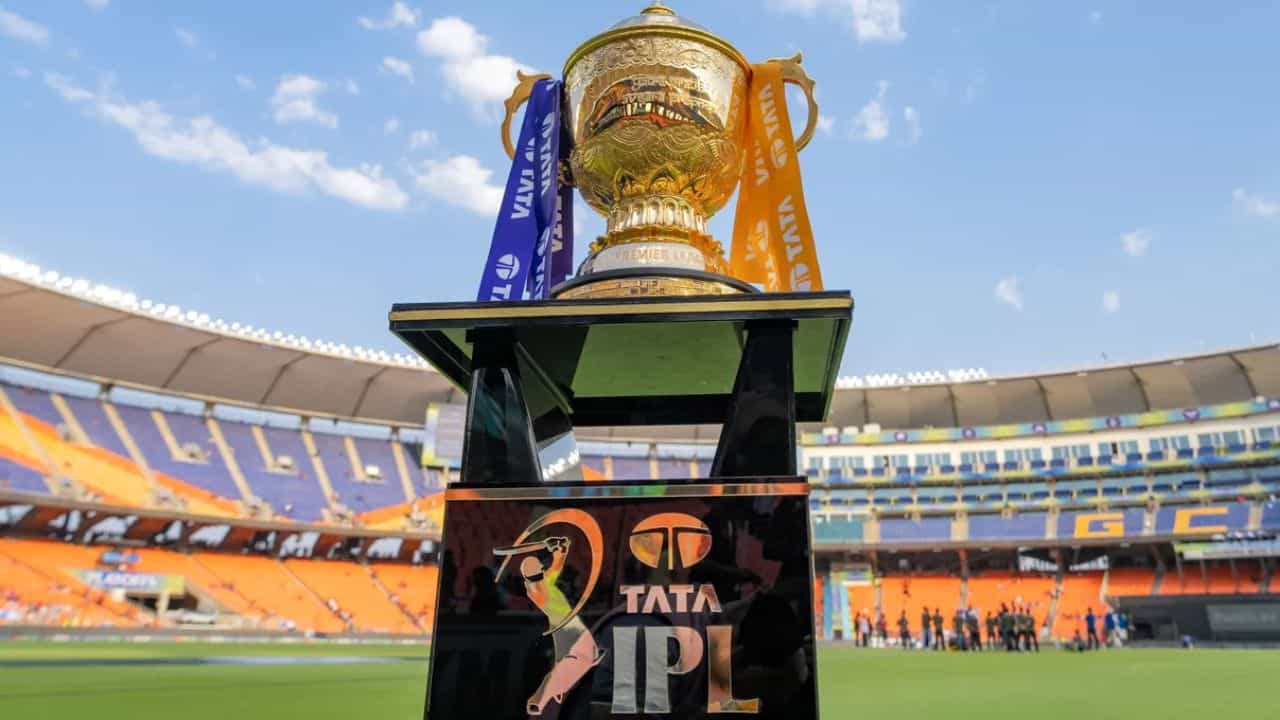 IPL Retention: বৃহস্পতি-বিকেলে বড় ধামাকা, রইল IPL রিটেনশনের খুঁটিনাটি তথ্য IPL Retention: বৃহস্পতি-বিকেলে বড় ধামাকা, রইল IPL রিটেনশনের খুঁটিনাটি তথ্য