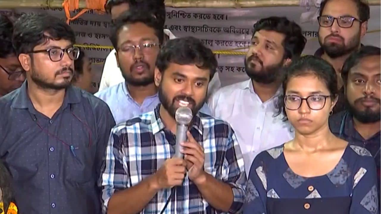 Doctors Protest: আমরণ অনশন প্রত্যাহার করেও আরও বড় কর্মসূচির ডাক ডাক্তারদের