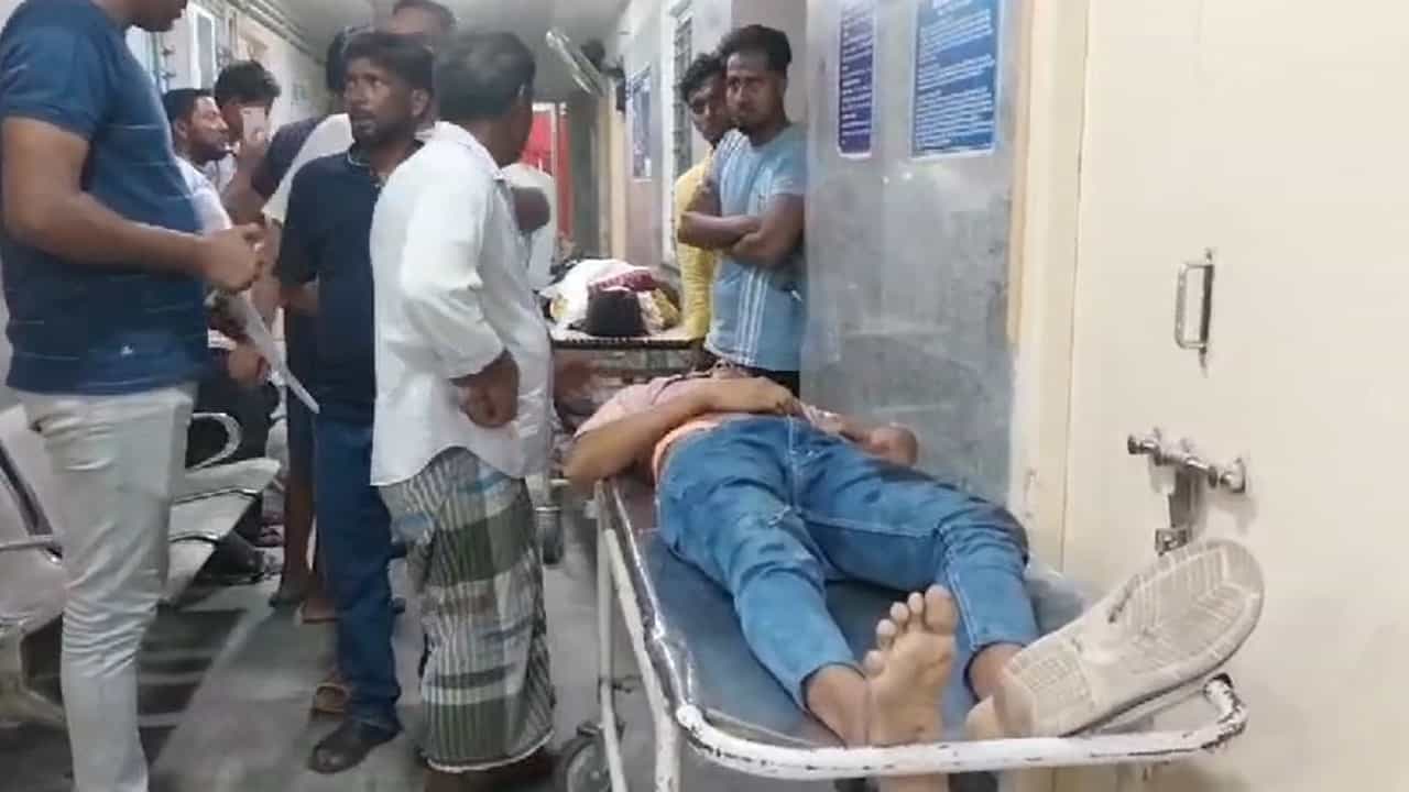 Kalna Road Accident: আলোর উৎসবের মাঝেই ঘনাল অন্ধকার, কালনায় ভয়াবহ পথ দুর্ঘটনায় মৃত্যু ৪ জনের, আহত ১ Kalna Road Accident: আলোর উৎসবের মাঝেই ঘনাল অন্ধকার, কালনায় ভয়াবহ পথ দুর্ঘটনায় মৃত্যু ৪ জনের, আহত ১