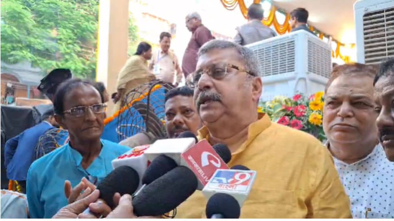 Kalyan Banerjee on Aparna Sen: অপর্ণা মাসিদের মতো মহিলারা এমন ভাব করছেন যেন মমতাকে খেটেখুটে ওঁরাই ক্ষমতায় এনেছেন