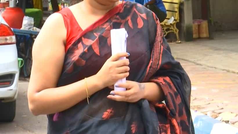 Kasba: পুজোর রাতে প্রকাশ্য রাস্তায় মহিলার শাড়ি খুলে দেওয়ার অভিযোগ, বুকে হাত! থানায় গিয়েও খালি হাতে ফিরলেন নির্যাতিতা