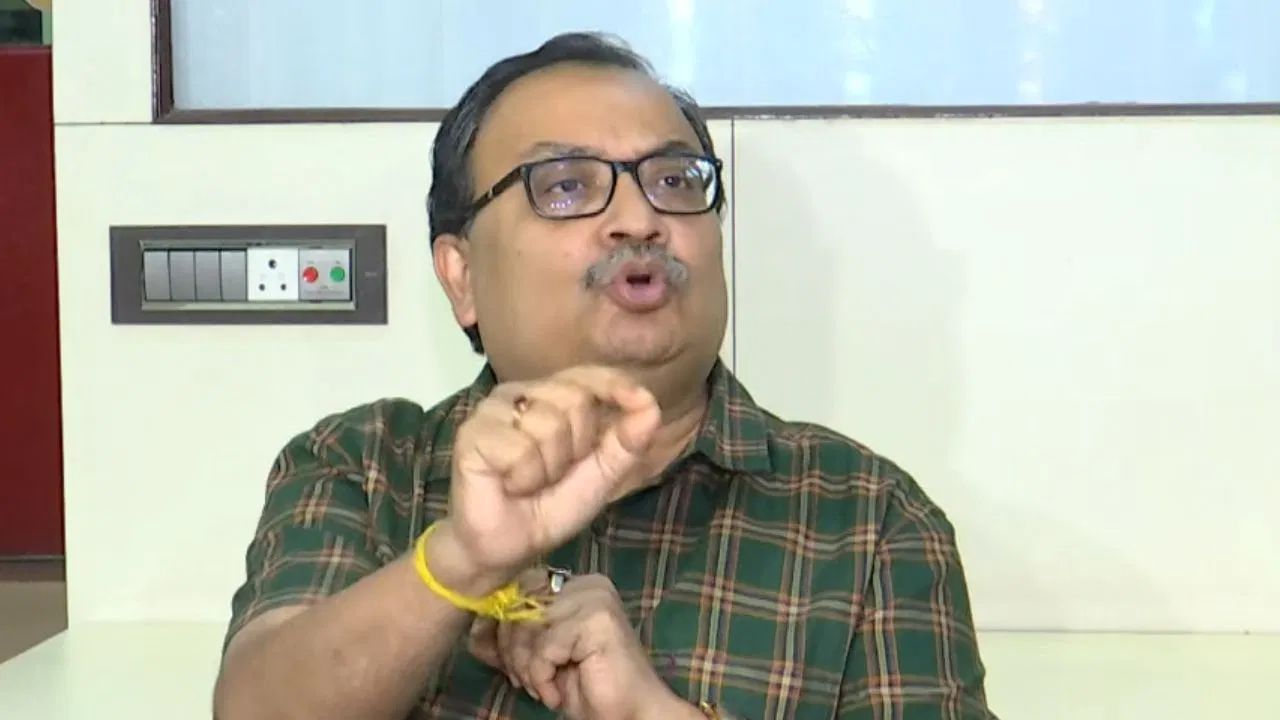 Kunal Ghosh: '২ মাস আগে বিপ্লব করেছেন, এখন অ্যাডভান্স নিয়ে TMC-র মঞ্চে নাচগান চলবে না', কোন সেলেবদের উপর চটলেন কুণাল? Kunal Ghosh: '২ মাস আগে বিপ্লব করেছেন, এখন অ্যাডভান্স নিয়ে TMC-র মঞ্চে নাচগান চলবে না', কোন সেলেবদের উপর চটলেন কুণাল?