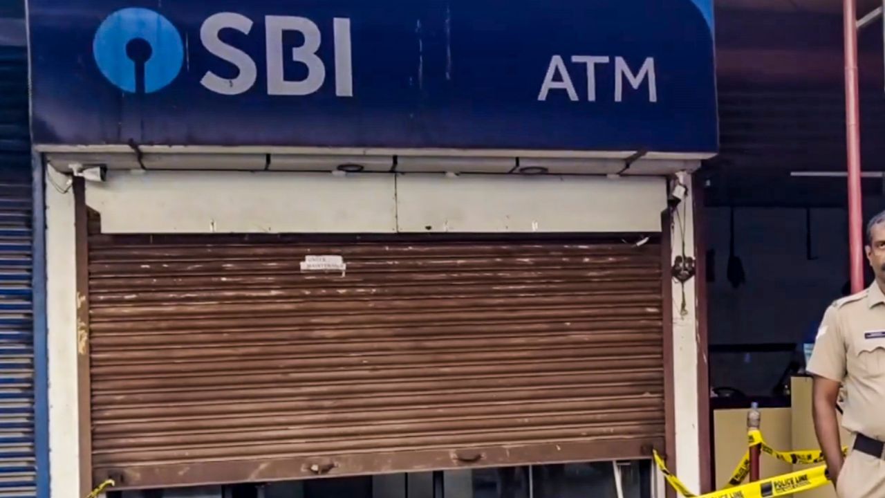 একটা আস্ত SBI-এর শাখাই নকল! কাণ্ড শুনে মাথায় হাত গ্রামবাসীদের