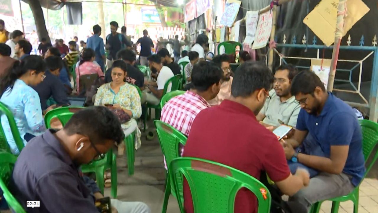 Doctors Protest: মেট্রো চ্যানেলে অবস্থানের অনুমতি চান ডাক্তাররা, প্রয়োজনে অনশনও! কোন পথে আন্দোলন