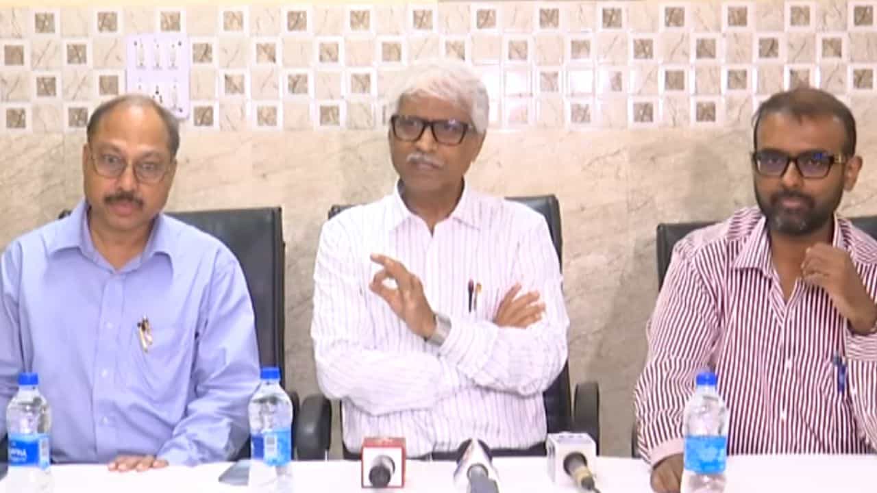 SSKM: নজির গড়ল এসএসকেএম, সম্পূর্ণ নিখরচায় IVF পদ্ধতিতে জন্ম নিল কন্যাসন্তান SSKM: নজির গড়ল এসএসকেএম, সম্পূর্ণ নিখরচায় IVF পদ্ধতিতে জন্ম নিল কন্যাসন্তান
