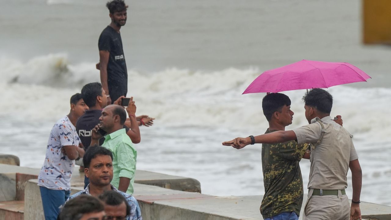 Cyclone Dana: দিঘা, মন্দারমণিতে সমুদ্রে ঢেউ উঠবে ৬ ফুটেরও ওপরে, সঙ্গে প্রবল ভারী বৃষ্টি