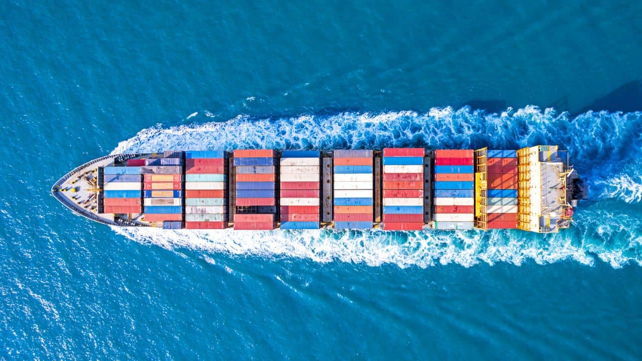 Export: পোশাক থেকে ওষুধ, ভারতের রফতানি যে হারে বাড়ছে, তা চমকে দেওয়ার মতো, রইল পুরো হিসেব