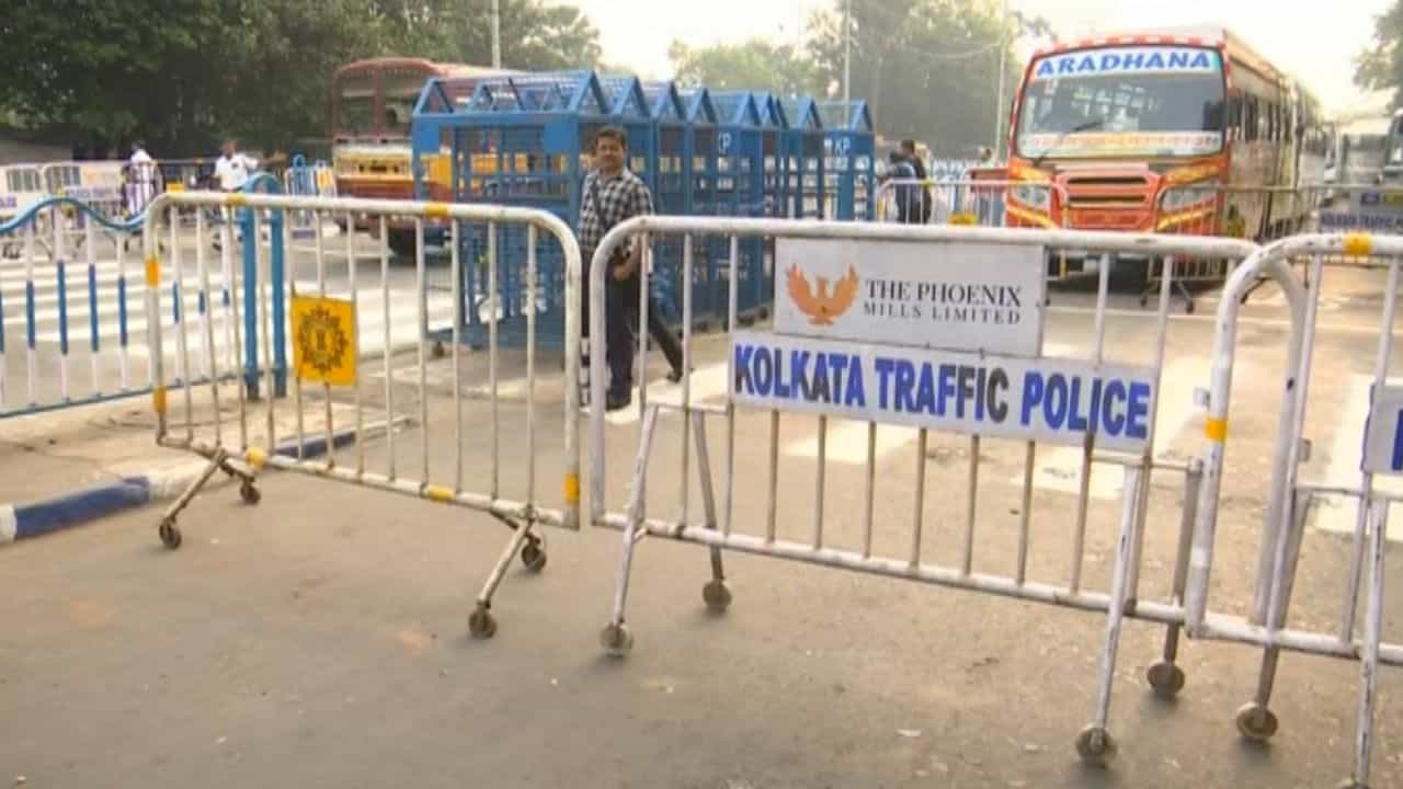 Kolkata Police: রানি রাসমণি রোড সহ একাধিক রাস্তায় ১৬৩ ধারা জারি করল কলকাতা পুলিশ Kolkata Police: রানি রাসমণি রোড সহ একাধিক রাস্তায় ১৬৩ ধারা জারি করল কলকাতা পুলিশ
