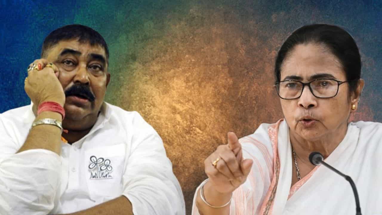 Anubrata Mondal: হঠাৎ কেষ্টর সঙ্গে ফোনে কথা মমতার, কী করতে হবে, বুঝিয়ে দিলেন 'দিদি' Anubrata Mondal: হঠাৎ কেষ্টর সঙ্গে ফোনে কথা মমতার, কী করতে হবে, বুঝিয়ে দিলেন 'দিদি'
