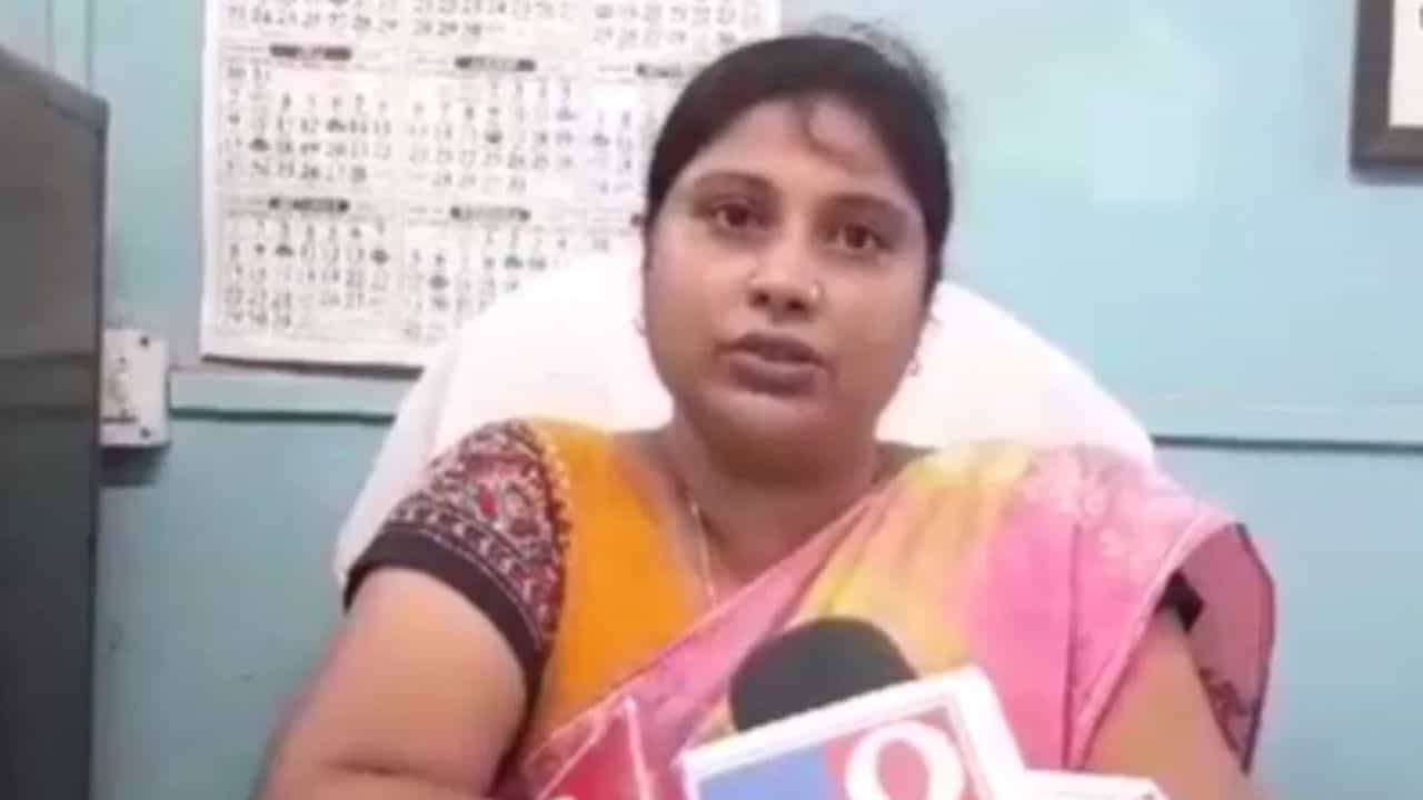 Purnima Kandu: নবমীর রাতে মৃত্যু নিহত তপন কান্দুর স্ত্রী পূর্ণিমা কান্দুর, কারণ ঘিরে বাড়ছে রহস্য Purnima Kandu: নবমীর রাতে মৃত্যু নিহত তপন কান্দুর স্ত্রী পূর্ণিমা কান্দুর, কারণ ঘিরে বাড়ছে রহস্য