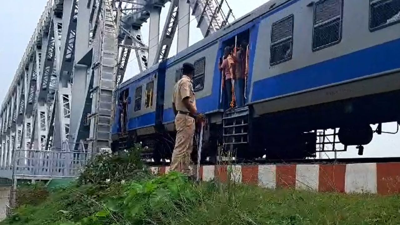 New Train: বাংলার জন্য বড় 'উপহার' রেলের, ২০ বছর পর নসিপুরের সেই সেতুতে অবশেষ দৌড়ল ট্রেন