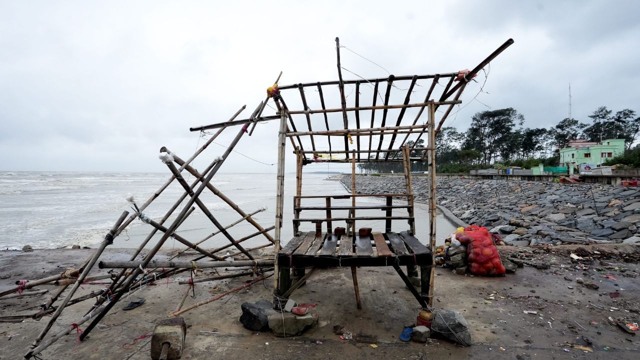 Weather Update: জারি 'রেড অ্যালার্ট', ডায়মন্ড হারবার-বেহালা-তারাতলা কোথায় কত বৃষ্টি হল