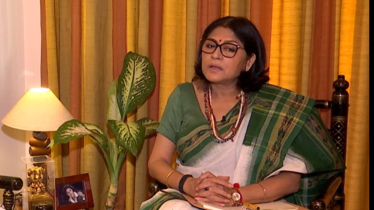 Rupa Ganguly: থানার বাথরুম দেখে বললাম কমোডটা আমি পরিষ্কার করে দিচ্ছি, বাঁশদ্রোণী থানায় রাত কাটানোর অভিজ্ঞতা জানালেন রূপা