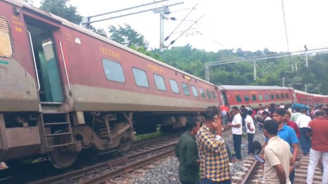 ফের রেল দুর্ঘটনা, আগরতলায় লাইনচ্যুত লোকমান্য-তিলক এক্সপ্রেস