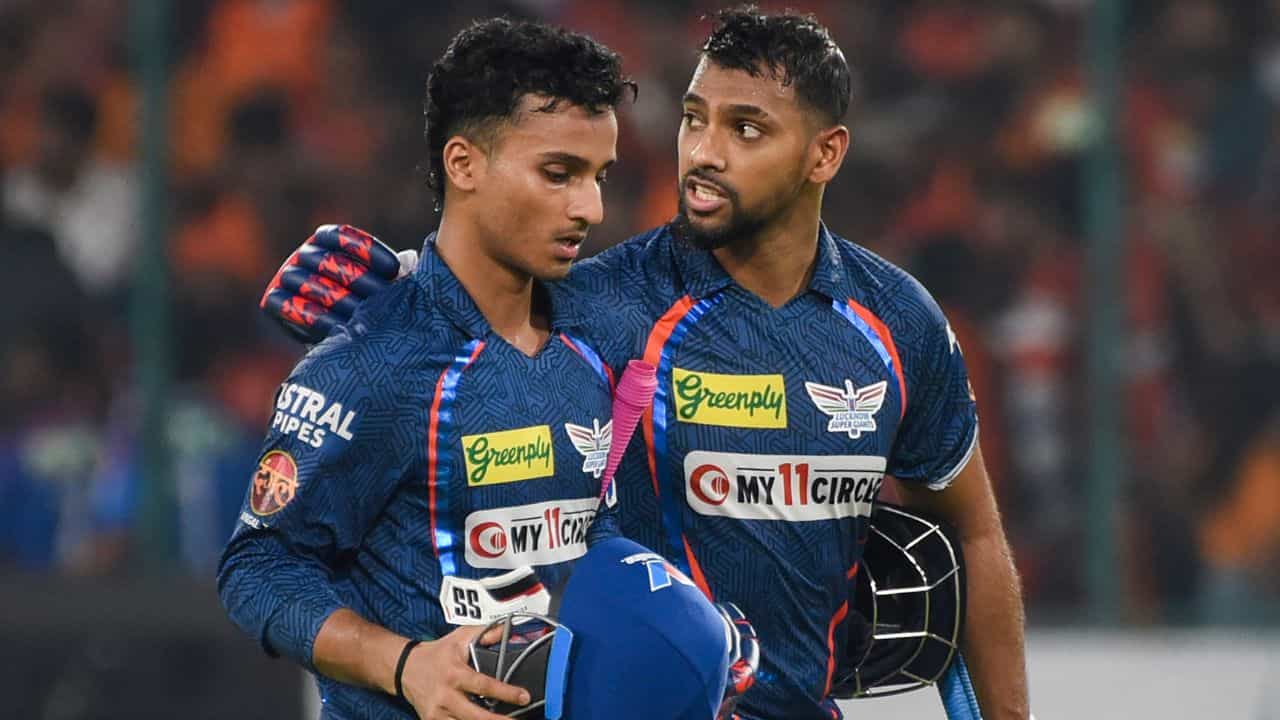 LSG Retention Plan: প্ল্যানে নেই লোকেশ রাহুল! 'চোটপ্রবণ' পেসারের সঙ্গে যাঁরা LSG-র তালিকায় LSG Retention Plan: প্ল্যানে নেই লোকেশ রাহুল! 'চোটপ্রবণ' পেসারের সঙ্গে যাঁরা LSG-র তালিকায়