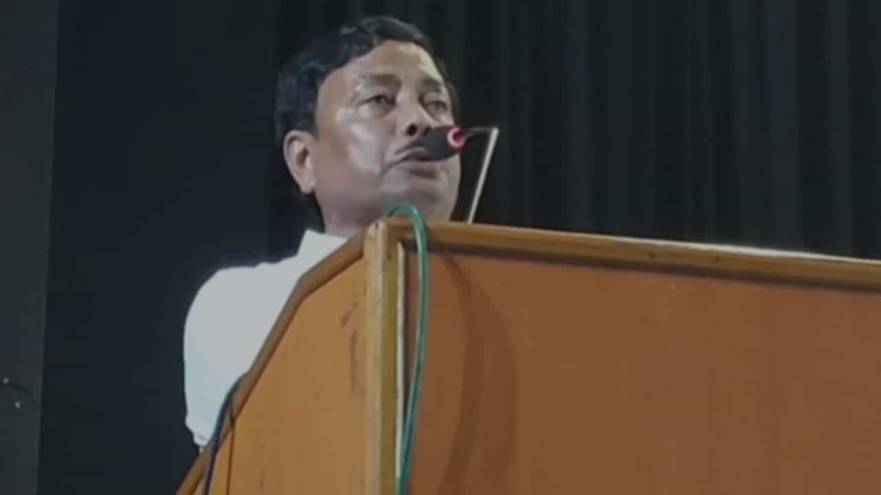 Purbo Burdwan: রাজ্যের মুখ্যমন্ত্রী নাকি অভিষেক বন্দ্যোপাধ্যায়! বিধায়কের বক্তব্যে জোর চর্চা Purbo Burdwan: রাজ্যের মুখ্যমন্ত্রী নাকি অভিষেক বন্দ্যোপাধ্যায়! বিধায়কের বক্তব্যে জোর চর্চা