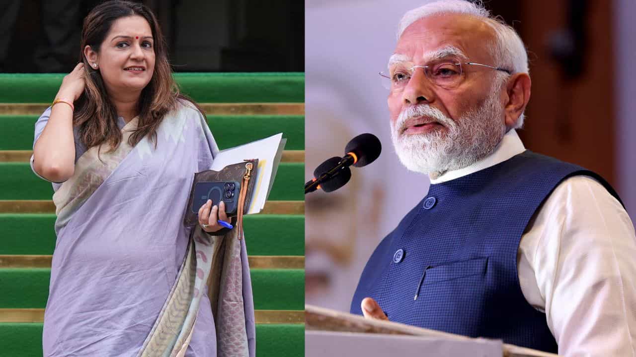 PM Narendra Modi: মোদীর প্রশংসায় পঞ্চমুখ উদ্ধব ঠাকরের দলের সাংসদ, কী বললেন? PM Narendra Modi: মোদীর প্রশংসায় পঞ্চমুখ উদ্ধব ঠাকরের দলের সাংসদ, কী বললেন?