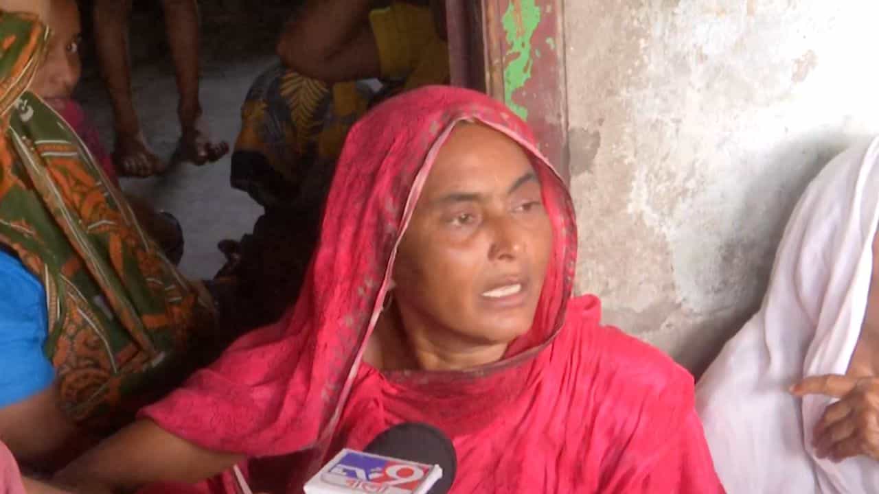 Murshidabad: তৃণমূল কর্মীকে বোমা মেরে পিটিয়ে খুনের অভিযোগ Murshidabad: তৃণমূল কর্মীকে বোমা মেরে পিটিয়ে খুনের অভিযোগ