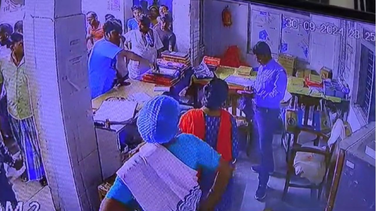 Malda: সরকারি হাসপাতালে 'সুতো' নেই, গালি খেল ডাক্তার! সাগরদত্তের পর এবার মালদহ হাসপাতাল Malda: সরকারি হাসপাতালে 'সুতো' নেই, গালি খেল ডাক্তার! সাগরদত্তের পর এবার মালদহ হাসপাতাল