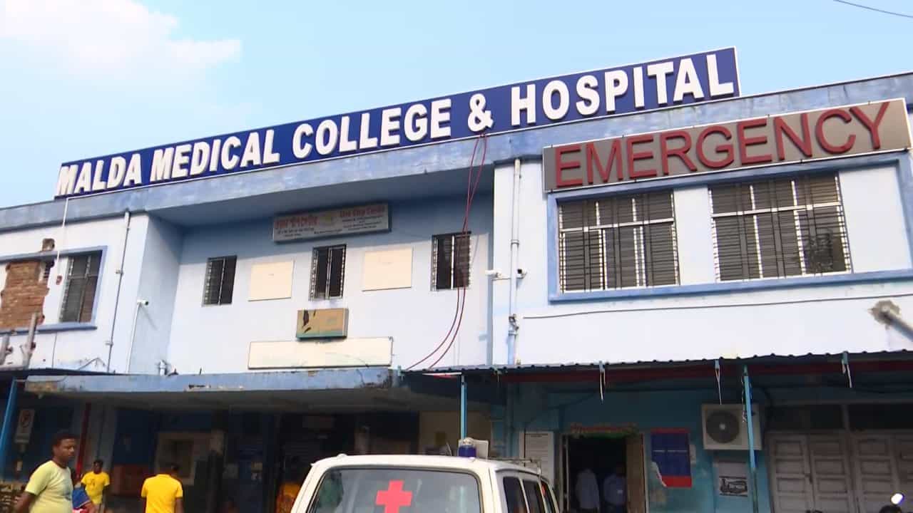 Civic Volunteer: ধর্ষণের অভিযোগে গ্রেফতার তৃণমূল নেতা, নির্যাতিতাকে মামলা তোলার জন্য ‘চাপ’ মহিলা সিভিকের Civic Volunteer: ধর্ষণের অভিযোগে গ্রেফতার তৃণমূল নেতা, নির্যাতিতাকে মামলা তোলার জন্য ‘চাপ’ মহিলা সিভিকের