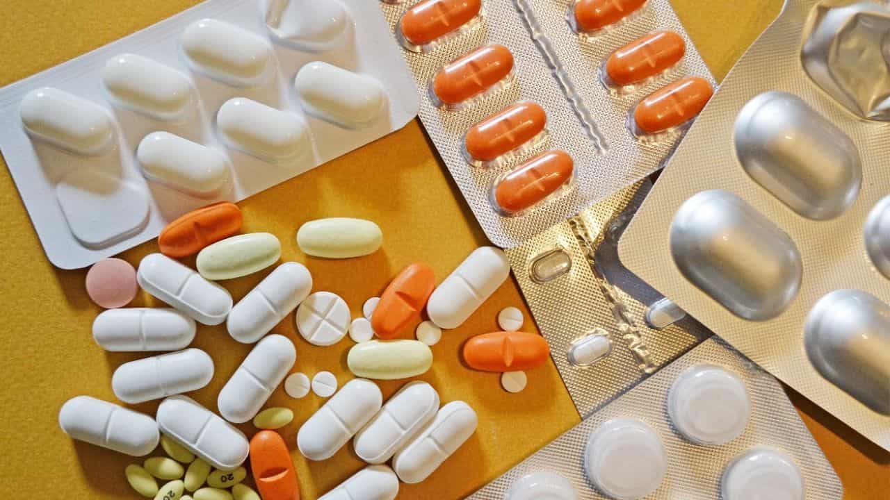 Medicine Price hike: ৮টি জরুরি ওষুধের দাম বাড়াল কেন্দ্র, কোন-কোন রোগের ওষুধের মূল্য বাড়ল? Medicine Price hike: ৮টি জরুরি ওষুধের দাম বাড়াল কেন্দ্র, কোন-কোন রোগের ওষুধের মূল্য বাড়ল?