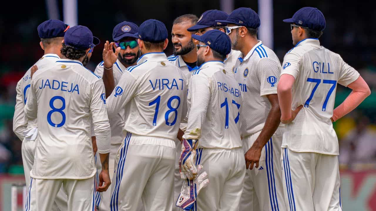 IND vs BAN: সেরা ফিল্ডার মেডেলে ডাবল ধামাকা, প্রথা ভেঙে ভারতের ড্রেসিংরুমে যা হল... IND vs BAN: সেরা ফিল্ডার মেডেলে ডাবল ধামাকা, প্রথা ভেঙে ভারতের ড্রেসিংরুমে যা হল...