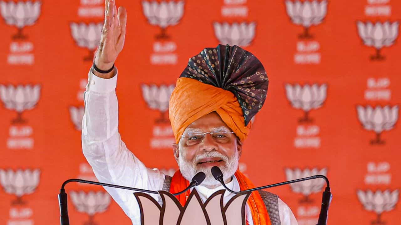 Narendra Modi: ২৫টি স্কুল, ৫০০ কিমি রাস্তা, ৬০০০ কোটির প্রকল্প উপহার দিতে চলেছেন মোদী Narendra Modi: ২৫টি স্কুল, ৫০০ কিমি রাস্তা, ৬০০০ কোটির প্রকল্প উপহার দিতে চলেছেন মোদী