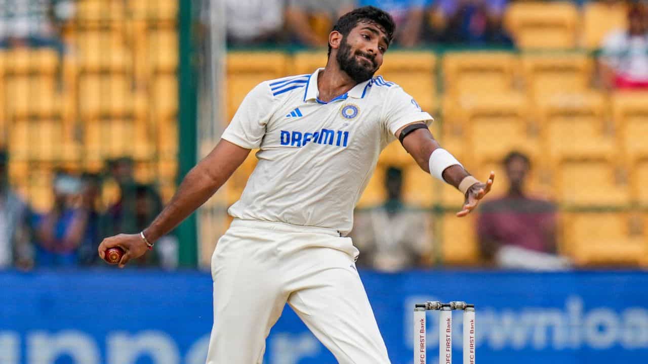 IND VS NZ: নিউজিল্যান্ডের 'নরক' মুক্তি! লাইট অফার করতেই মাঠ ছাড়লেন ব্যাটাররা IND VS NZ: নিউজিল্যান্ডের 'নরক' মুক্তি! লাইট অফার করতেই মাঠ ছাড়লেন ব্যাটাররা