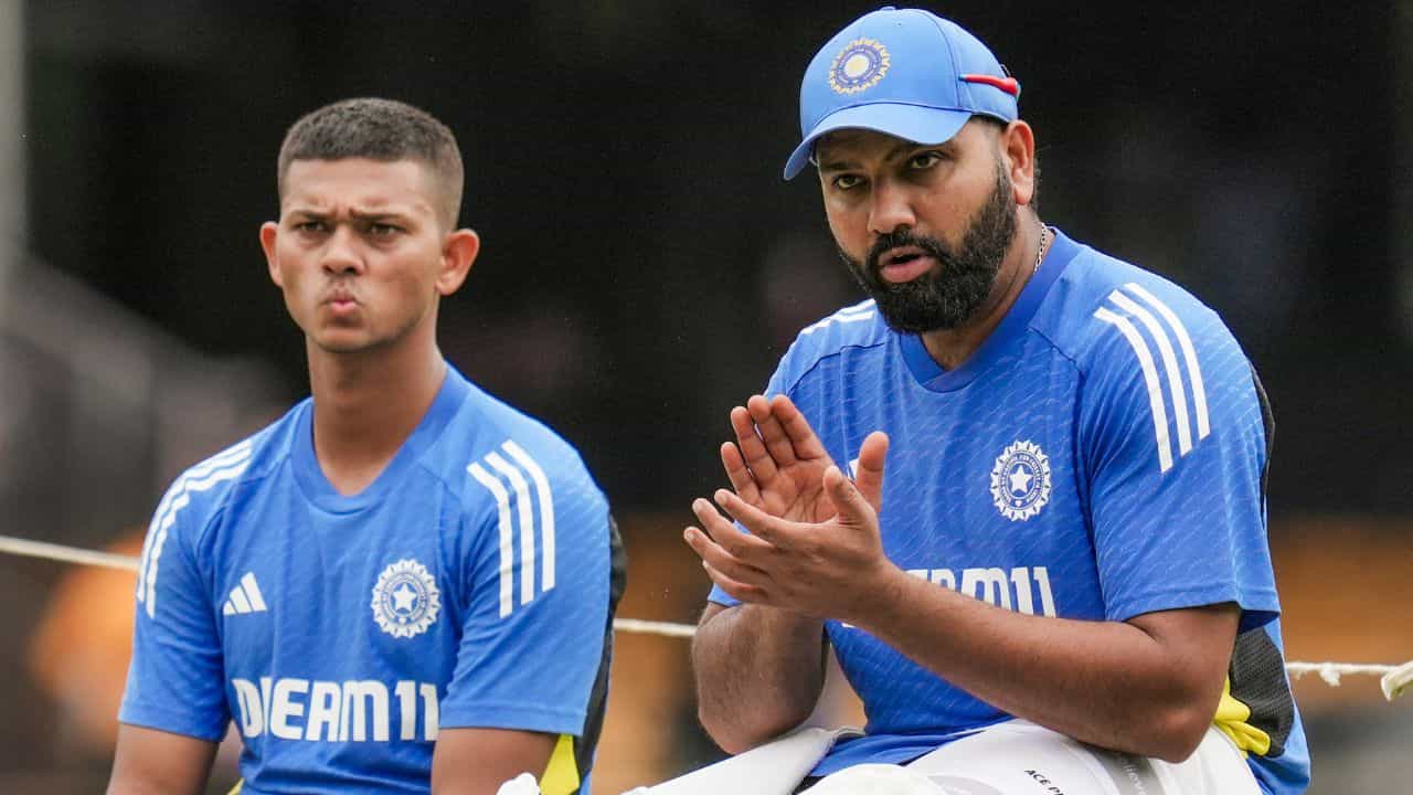 Rohit on Playing Style: কিউয়িদের বিরুদ্ধেও ঝড় তুলবেন? খেলার স্টাইল নিয়ে রোহিত যা বললেন... Rohit on Playing Style: কিউয়িদের বিরুদ্ধেও ঝড় তুলবেন? খেলার স্টাইল নিয়ে রোহিত যা বললেন...