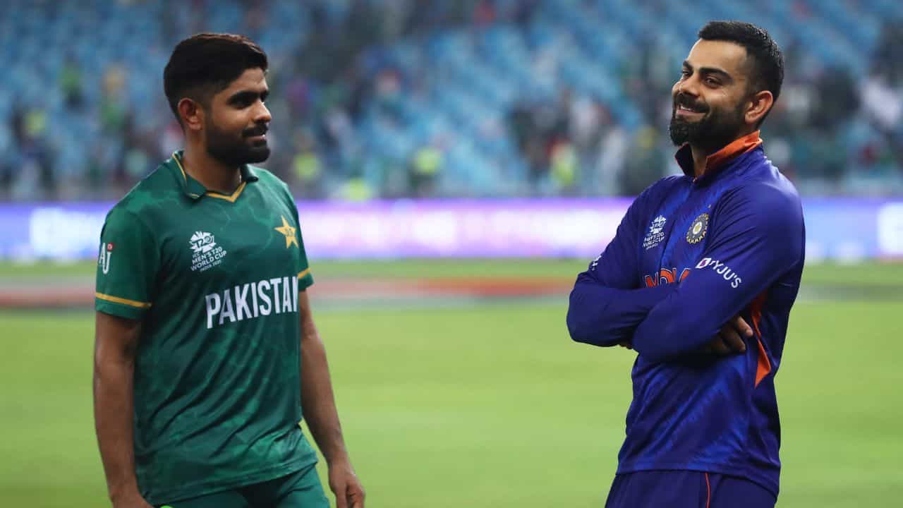 Pakistan Cricket: বিরাট কোহলির উদাহরণ! পাক ক্রিকেটারকে শো-কজ বোর্ডের Pakistan Cricket: বিরাট কোহলির উদাহরণ! পাক ক্রিকেটারকে শো-কজ বোর্ডের