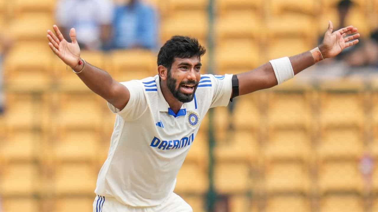 Jasprit Bumrah: জসপ্রীত বুমরার চেয়েও ভালো বোলার তো... পাক ক্রিকেটারের মন্তব্যে শোরগোল Jasprit Bumrah: জসপ্রীত বুমরার চেয়েও ভালো বোলার তো... পাক ক্রিকেটারের মন্তব্যে শোরগোল